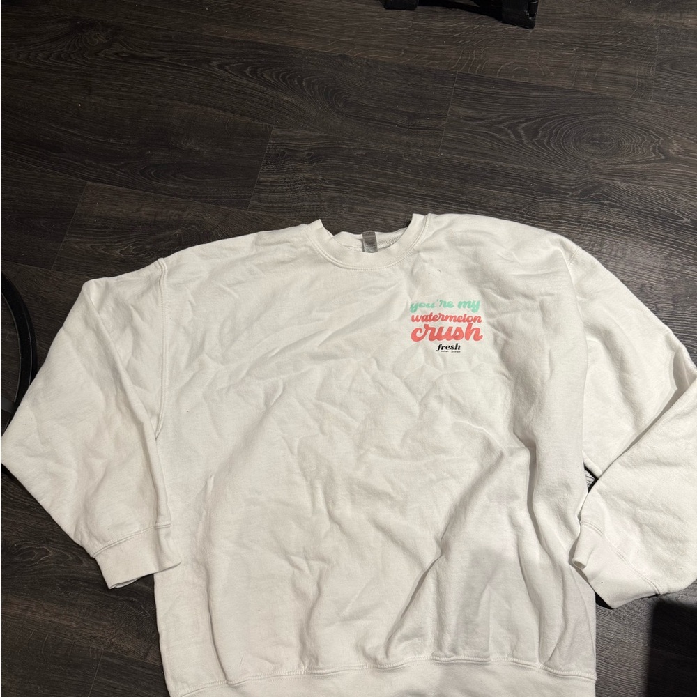 🎀Gildan White Crewneck Men's Sweater with Graphic